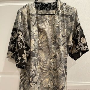 H&M tropical print kimono, size small.